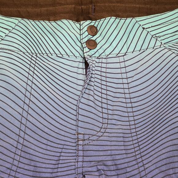 Sea-Doo Royal Blue Fade Striped Women's 6" Board Short Size Small NWT - Picture 9 of 14